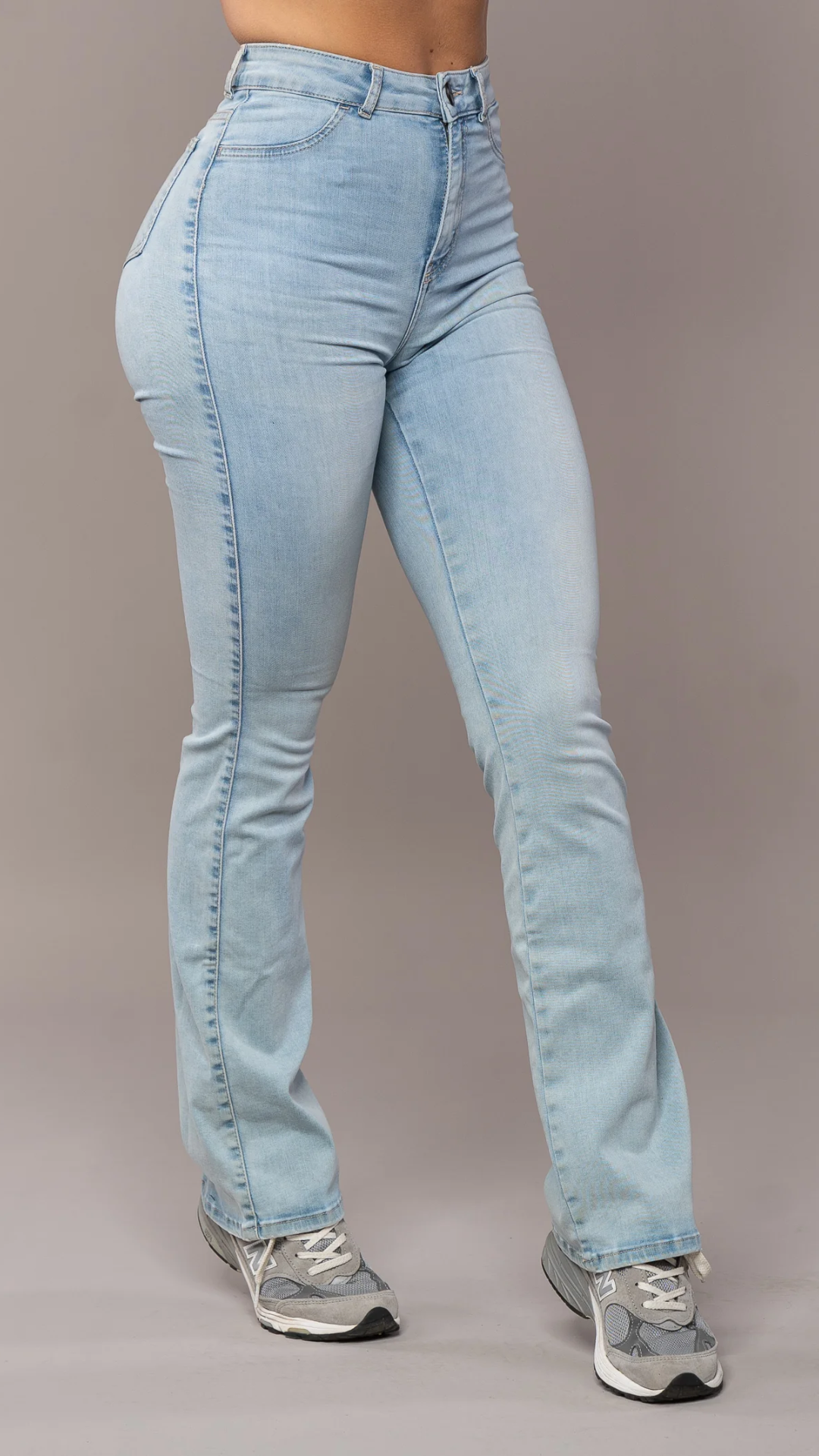 Azura - Flared Fit Jeans