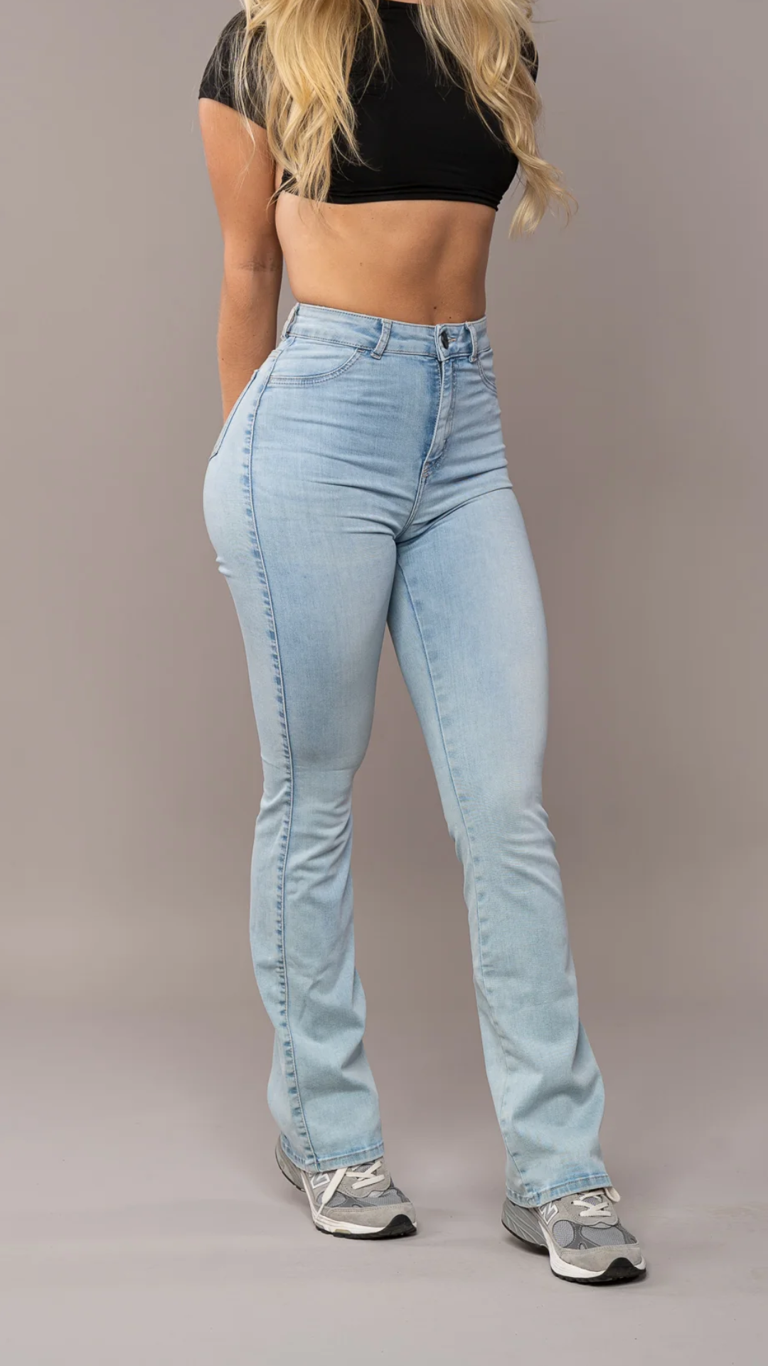 Azura - Flared Fit Jeans
