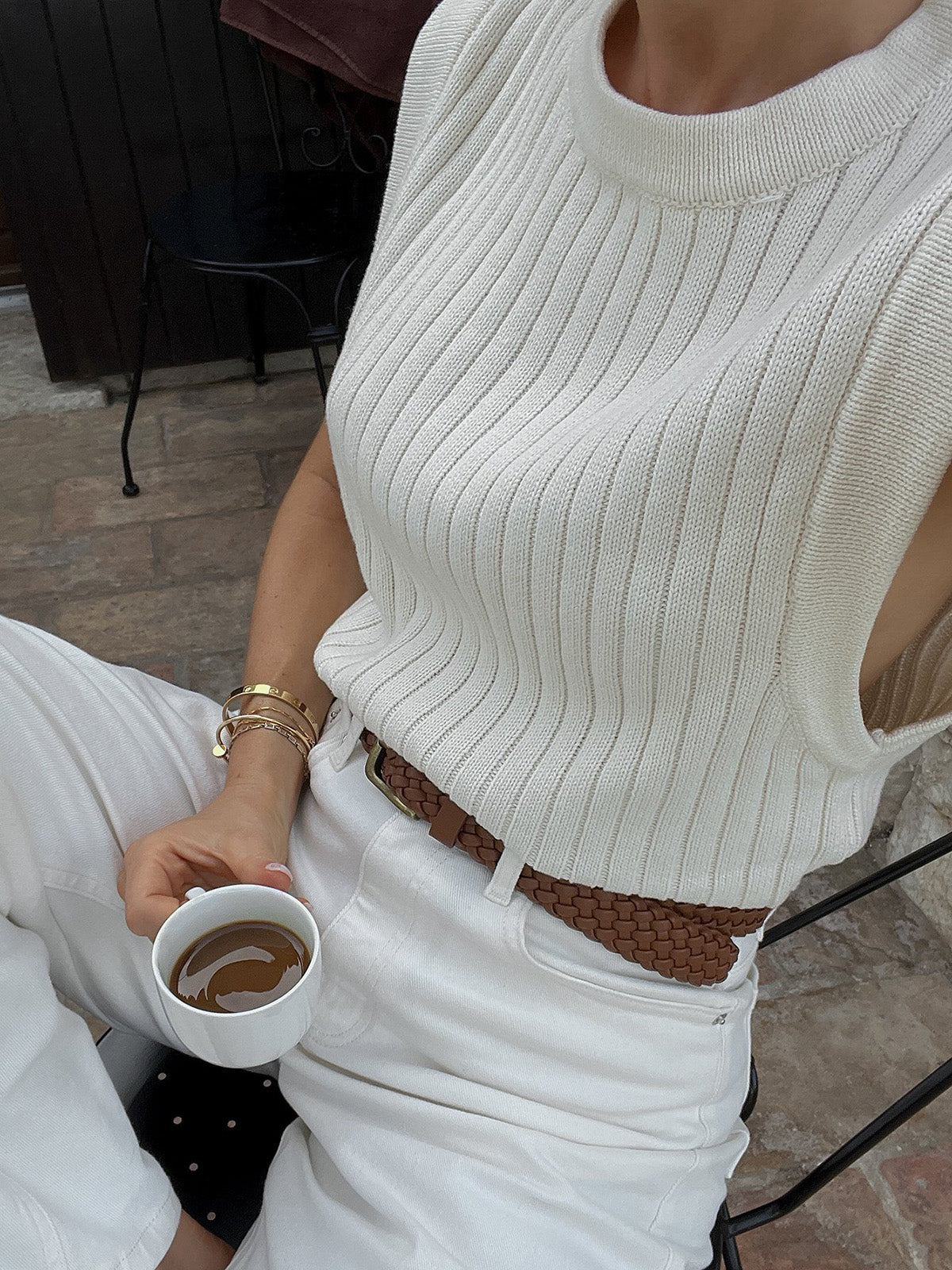 Harper - Sleeveless Round Neck Sweater