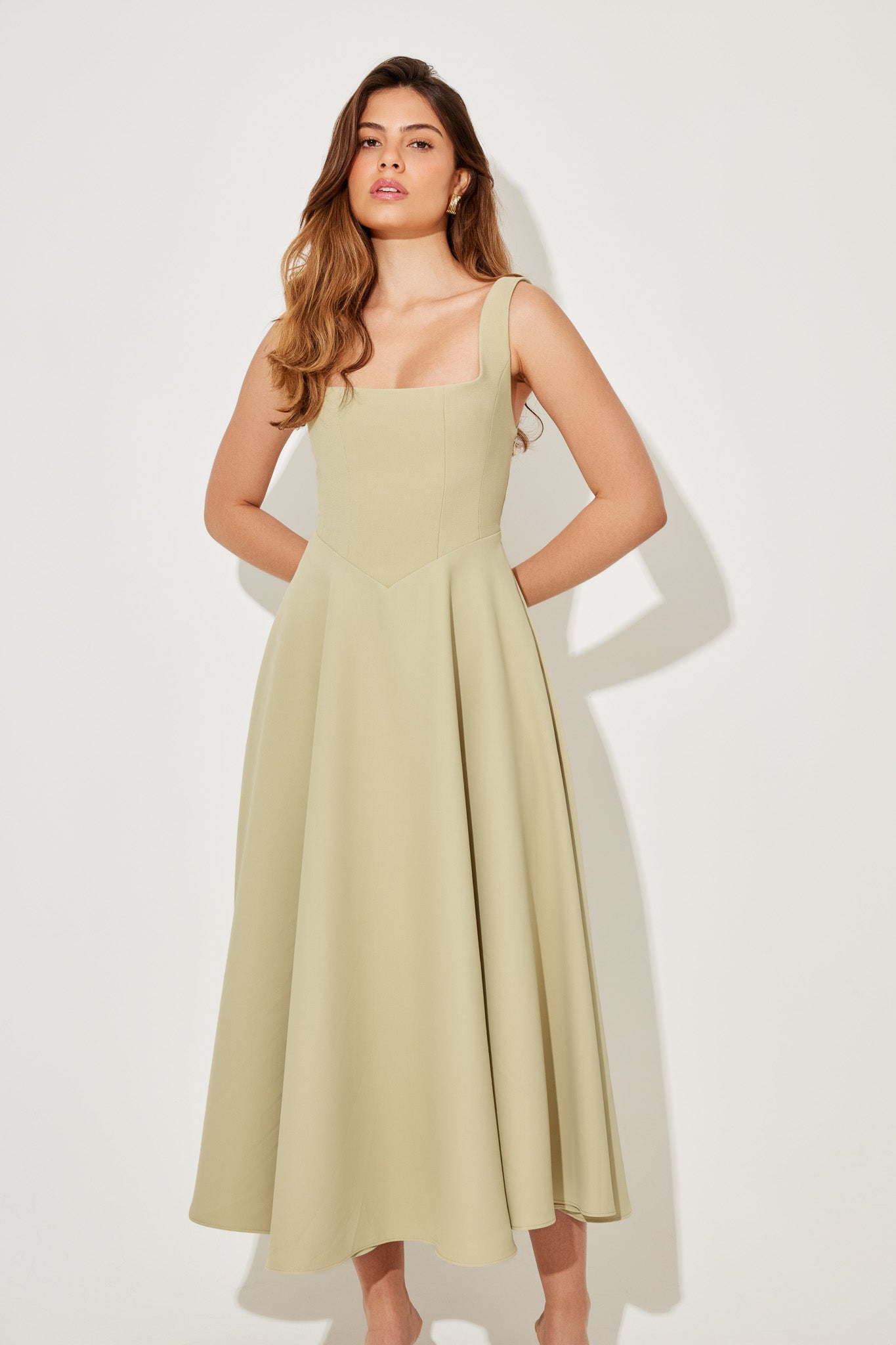 Kiara | Timeless Flowy Midi Dress