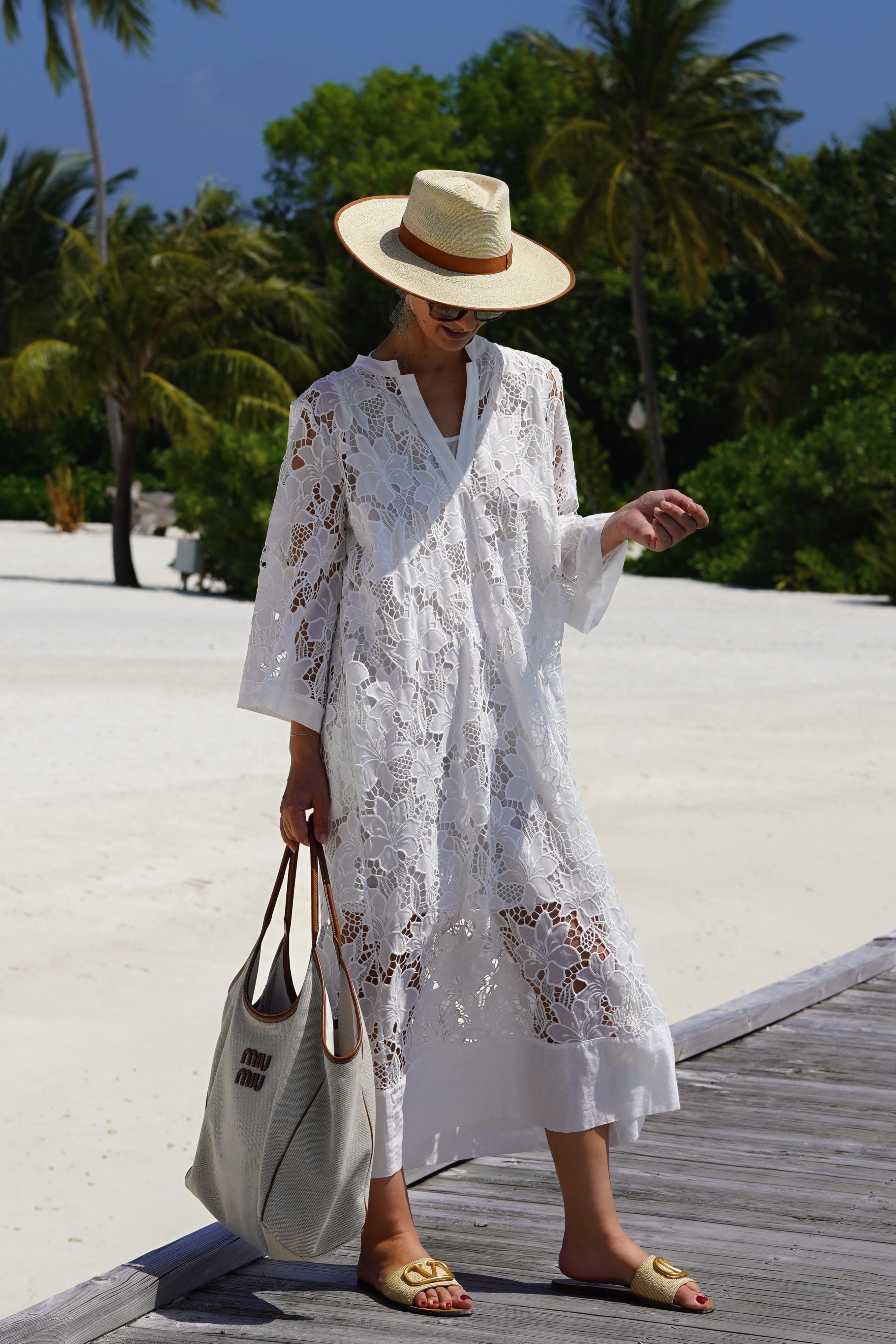 Julia - Elegant Lace Dress