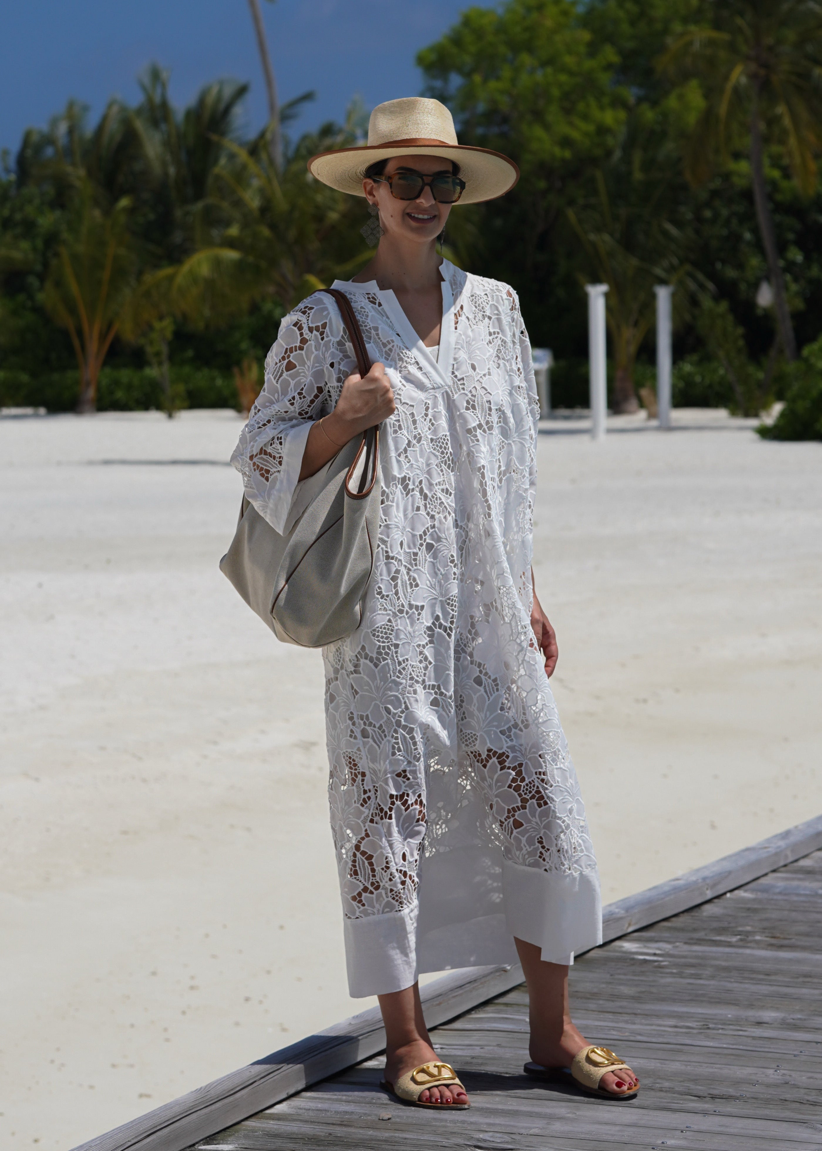 Julia - Elegant Lace Dress