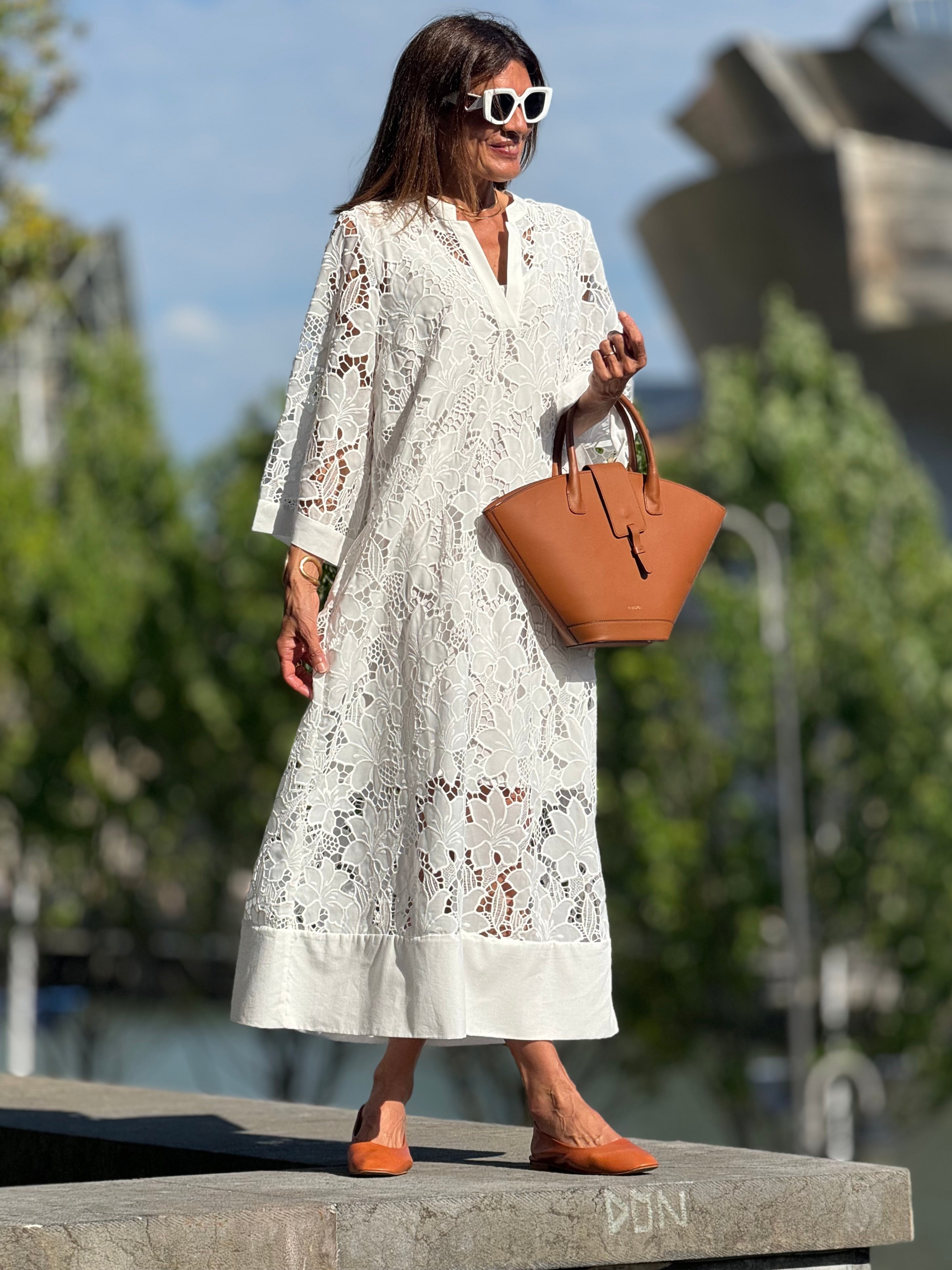 Julia - Elegant Lace Dress