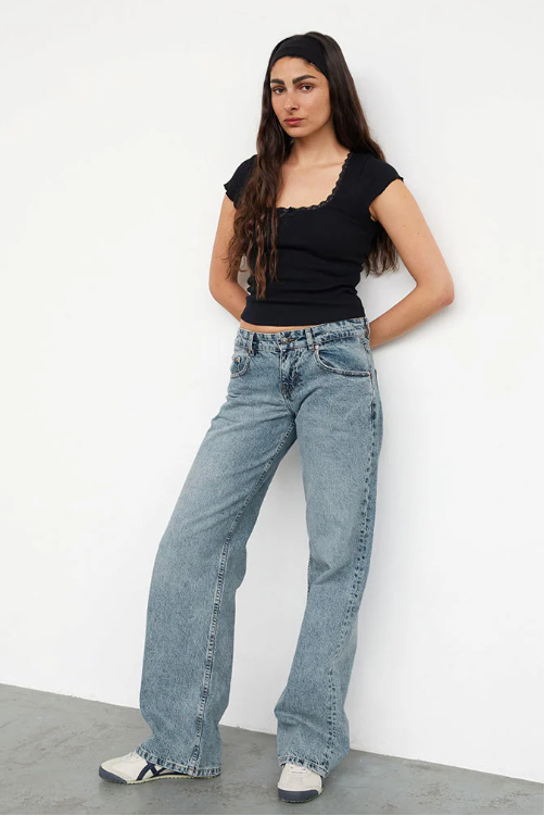 Calina - Low-Rise Jeans