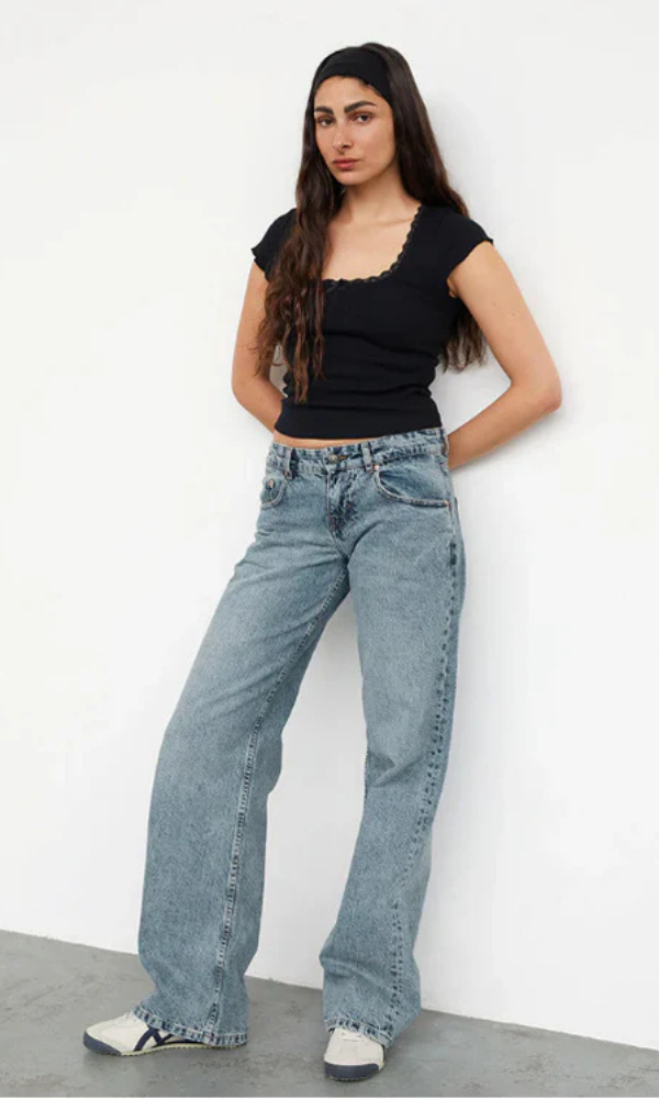 Calina - Low-Rise Jeans
