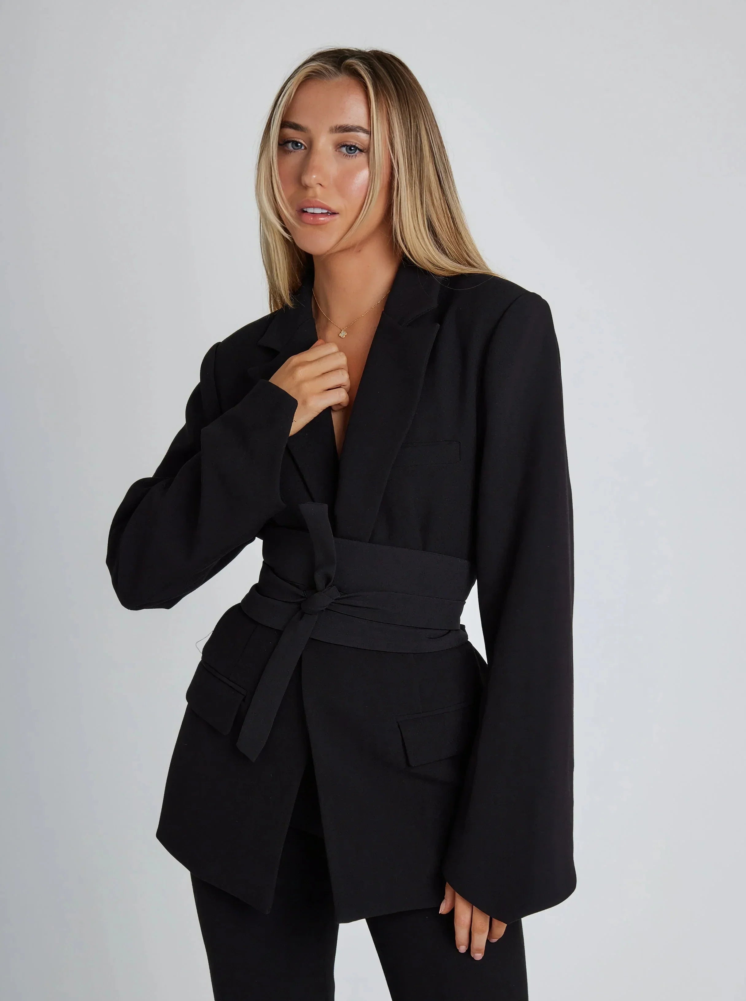 Penelope - Belted Blazer