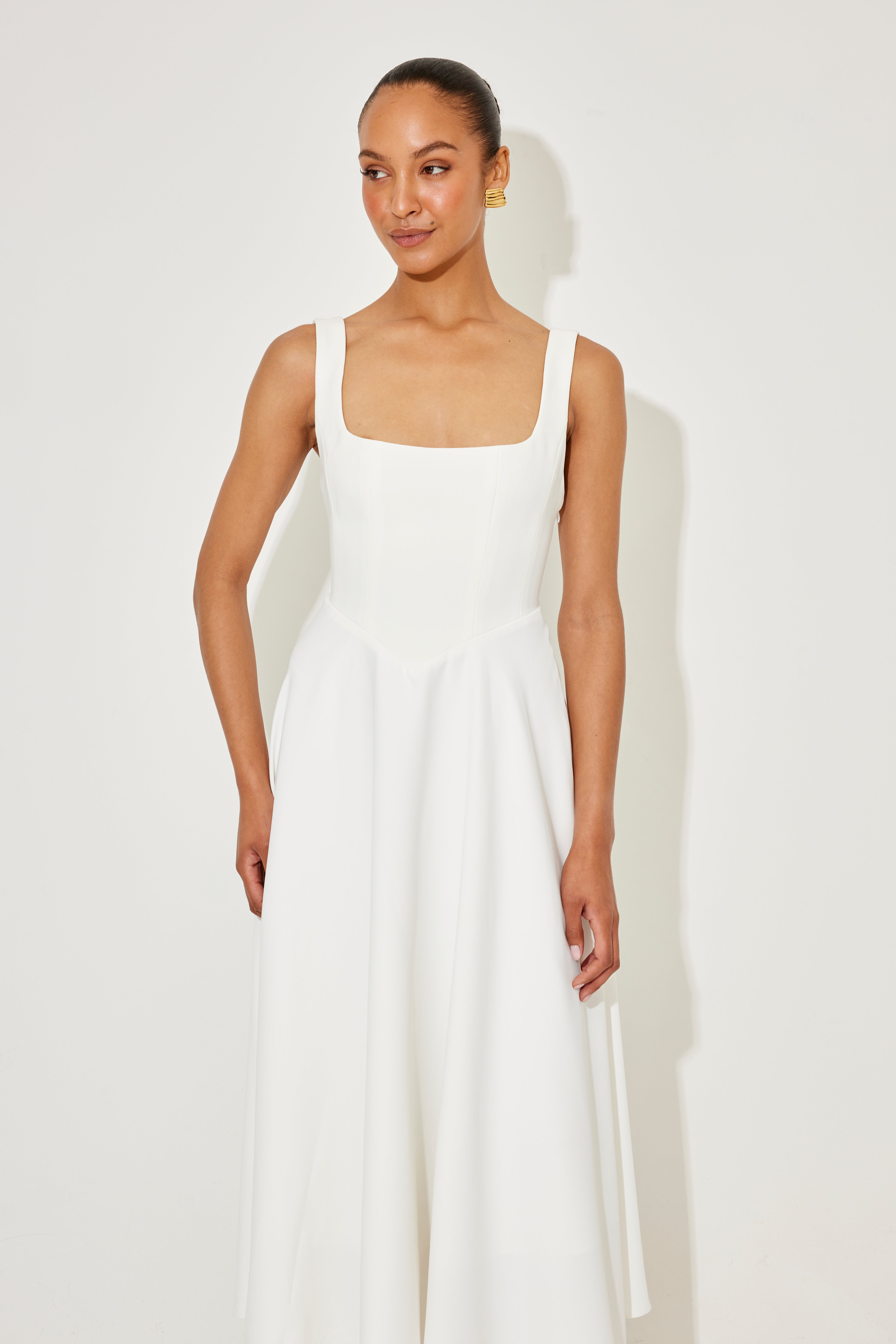 Kiara | Timeless Flowy Midi Dress