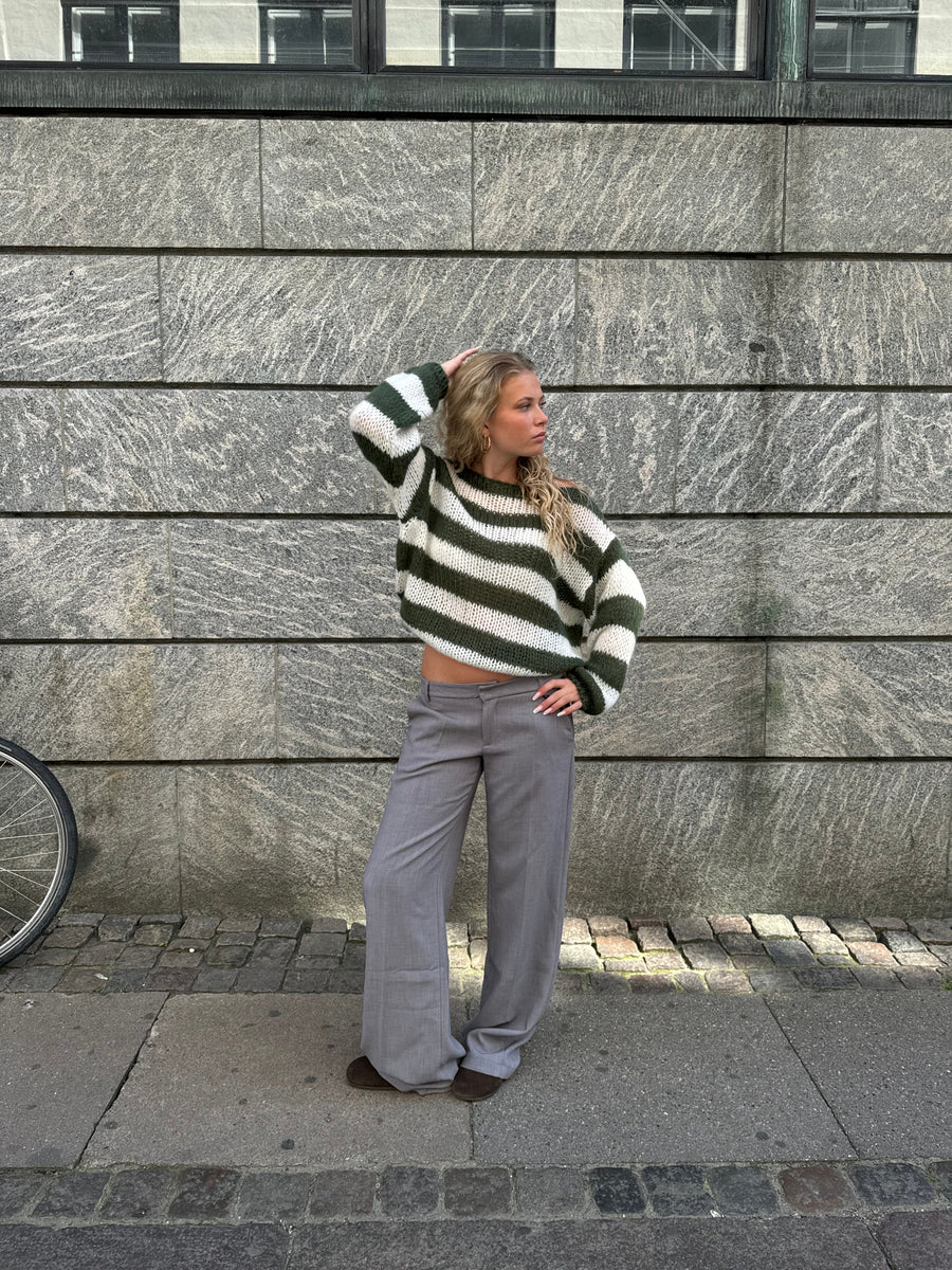 Daisy -  Stripped Loose-Fit Sweater