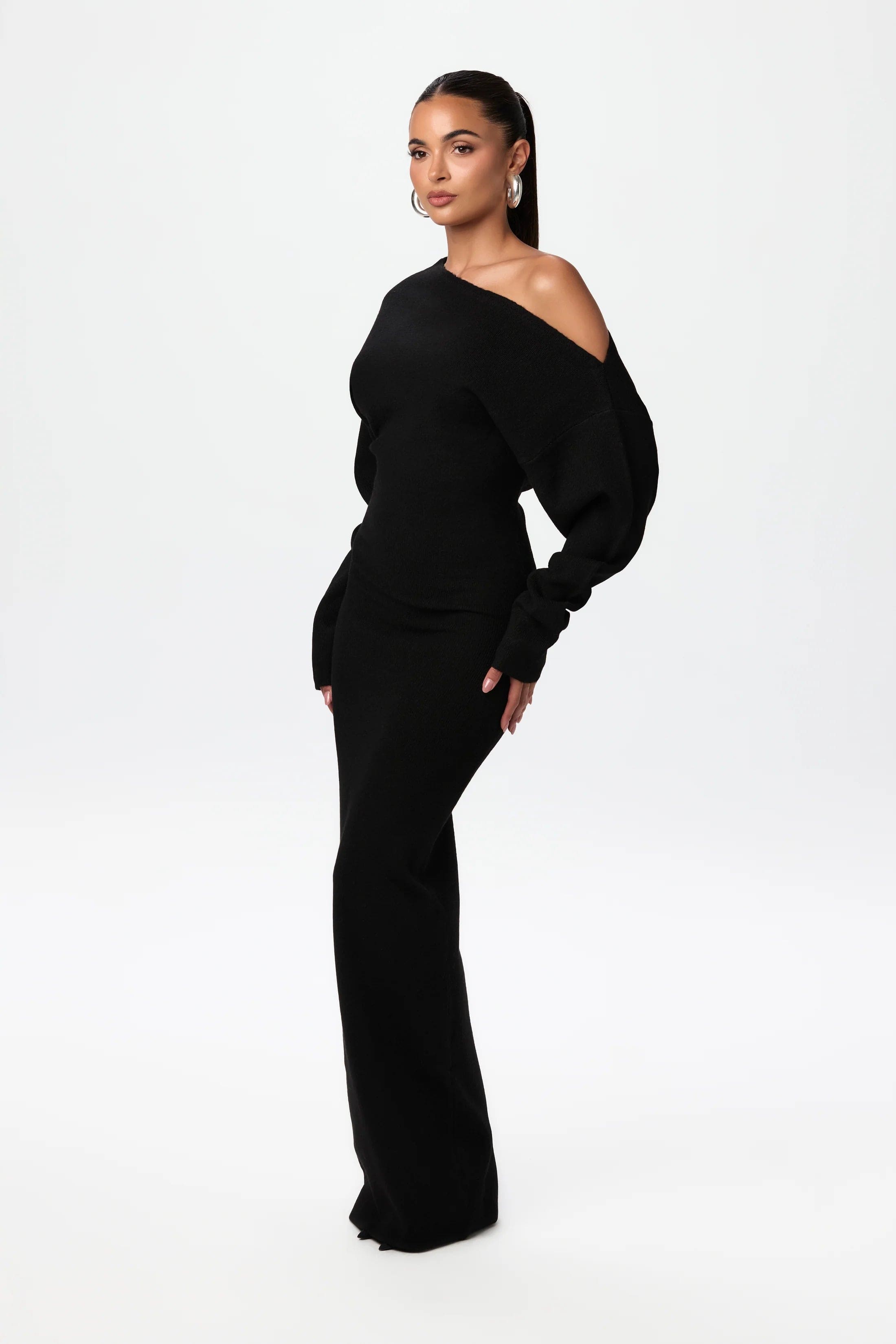Arabella - Elegance Off-Shoulder Long Dress